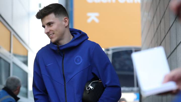 Mason Mount antes de un partido con el Chelsea.