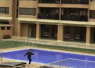 La genialidad de un ex futbolista español que alegró a sus vecinos