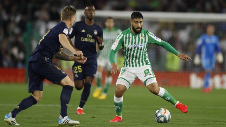 El Milán quiere al jugador del Betis Nabil Fekir, que ha subido su nivel en las últimas jornadas. Pero los rossoneri necesitarán más de 40 millones.