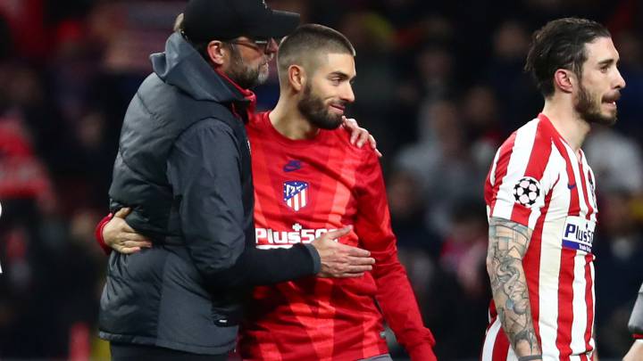Klopp felicita a Carrasco por el pase a cuartos tras el Liverpool-Atlético.