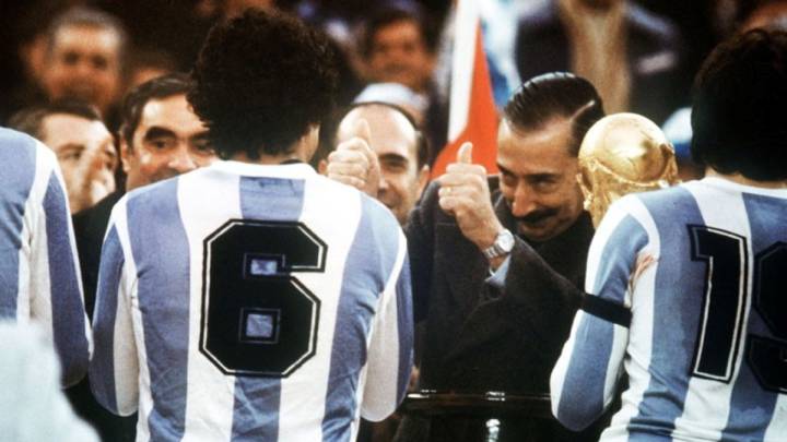 El fútbol del totalitarismo