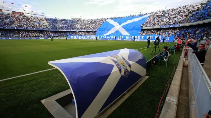 Afición del Tenerife en el Heliodoro Rodríguez López