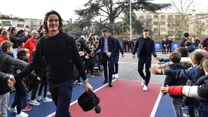 Cavani promueve desde Uruguay el "¡Quédate en casa!"