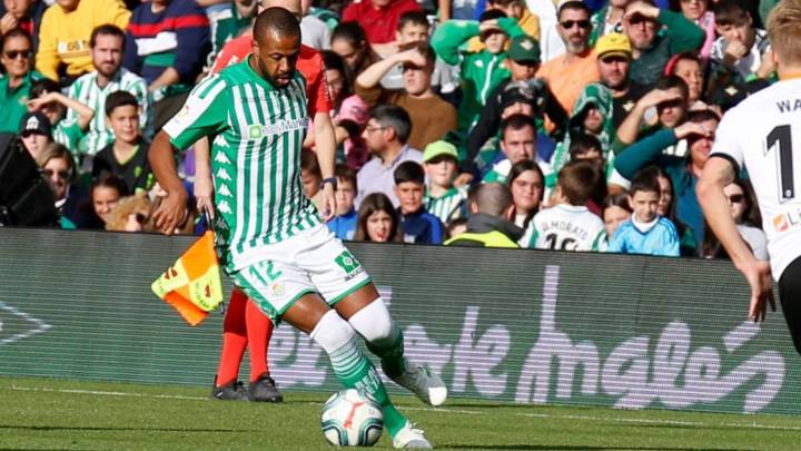El defensa del Betis Sidnei Rechel jugó un gran partido ante el Real Madrid y cambia su escenario de aquí a final de campaña. Ahora puede ser titular.