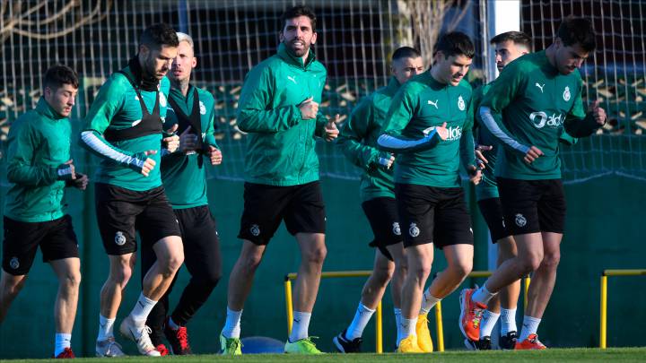 La mitad de la plantilla pasa el confinamiento en Cantabria