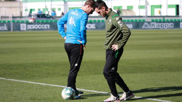 El delantero del Betis Juanmi Jiménez vive un plan de entrenamiento especial después de seis meses sin jugar. Lo suyo es una contrarreloj para volver.