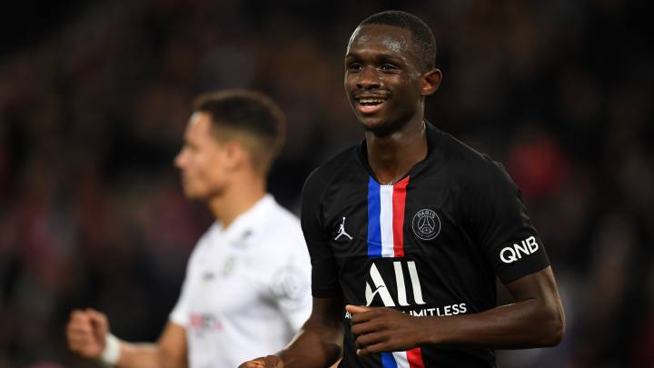 Leipzig y Barça pelean por Kouassi, del PSG