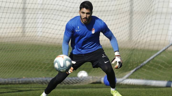 Rui Silva durante un entrenamiento con el Granada.