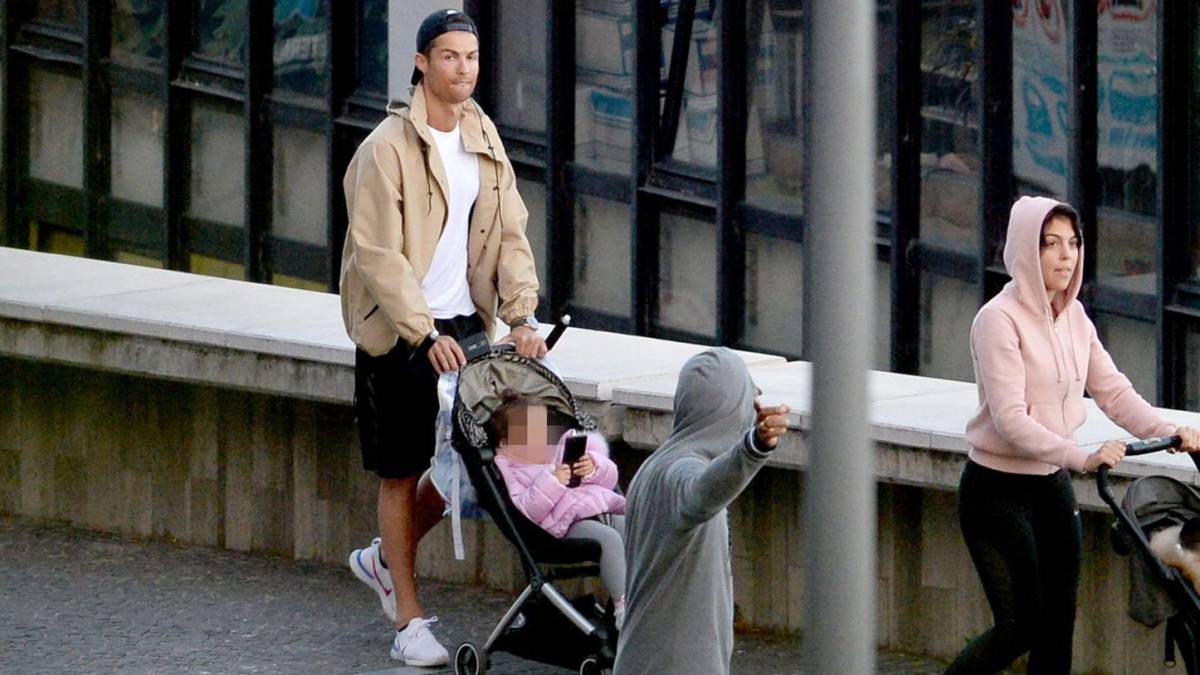 Cristiano, de paseo con sus hijos en Funchal