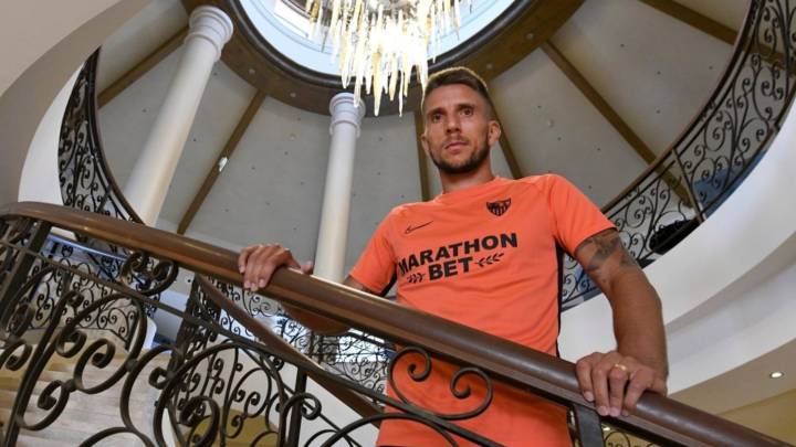 El exdefensa del Sevilla Daniel Carriço está viviendo una odisea desde que fichó por el Wuhan Zall por el coronavirus: Sotogrande, Marbella, Lisboa...