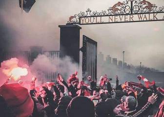 Multa al Liverpool por bengalas en Anfield ante el Atlético
