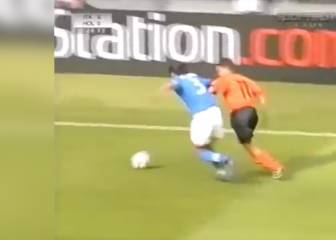 El inolvidable duelo que costó una millonada al Barça: Overmars vs. Maldini