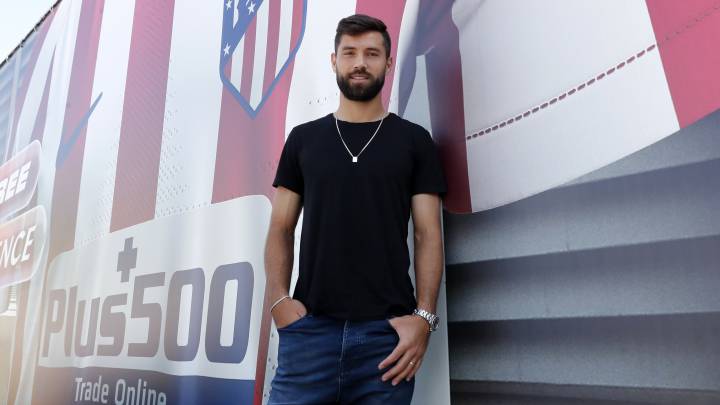 Felipe, que en una entrevista en 'Goal' cuenta cómo se ganó al Cholo, posa para AS.