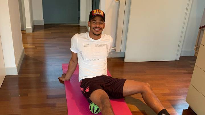 El centrocampista brasileño del Sevilla Fernando Reges habla de su apodo de El Pulpo, de no jugar con Brasil, de su lesión y de la adaptación a LaLiga.