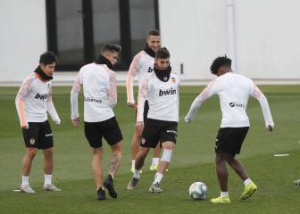El Valencia pierde 98,3 millones en el valor de su plantilla