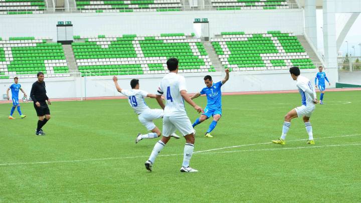 Turkmenistán: vuelve el fútbol en un país donde está prohibido decir "coronavirus"