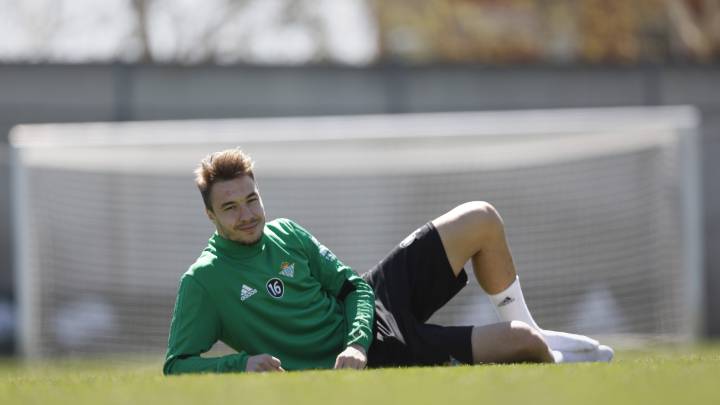El delantero del Betis Loren Morón habló de las ganas de volver de Júnior Firpo y Fabián Ruiz y también de que ahora mismo se siente a gusto en Heliópolis.