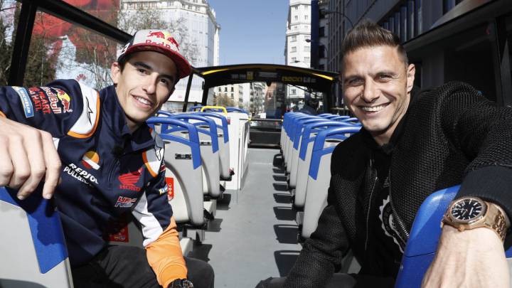 El capitán del Betis Joaquín Sánchez charló con Marc Márquez por Instagram, confesó que idolatra a Figo y soltó alguna perla sobre el Camp Nou.