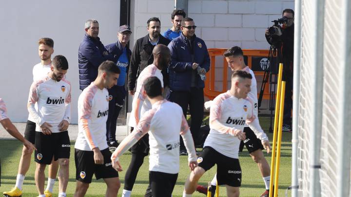 Valencia: acuerdo con la plantilla para rebajarse el sueldo