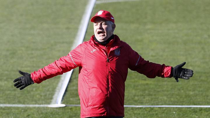 Javier Aguirre: "Que se juegue, que nos salvamos"