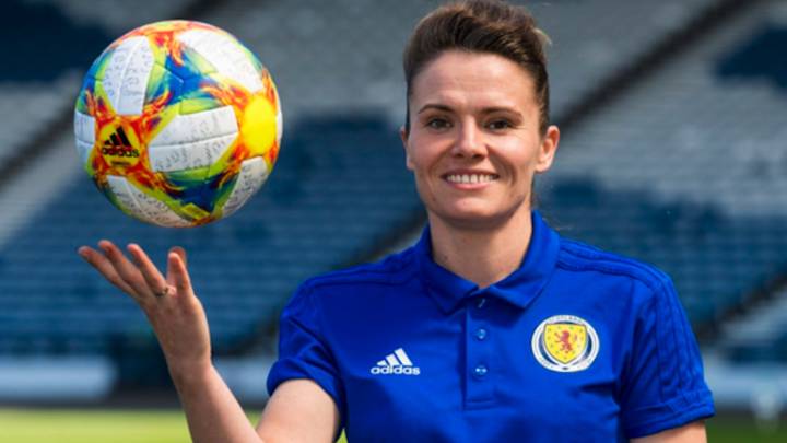 Jo Love, con escocia.