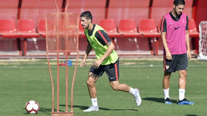 El lateral del Sevilla Sergio Escudero dio la razón a Fali, del Cádiz, en que no puede volver LaLiga si no hay la seguridad necesaria para los jugadores.