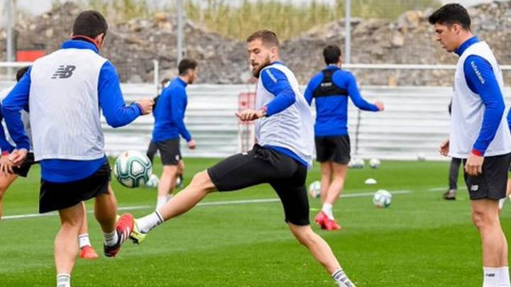 Capa: "Habrá que mantener a Aduriz para que levante la Copa"