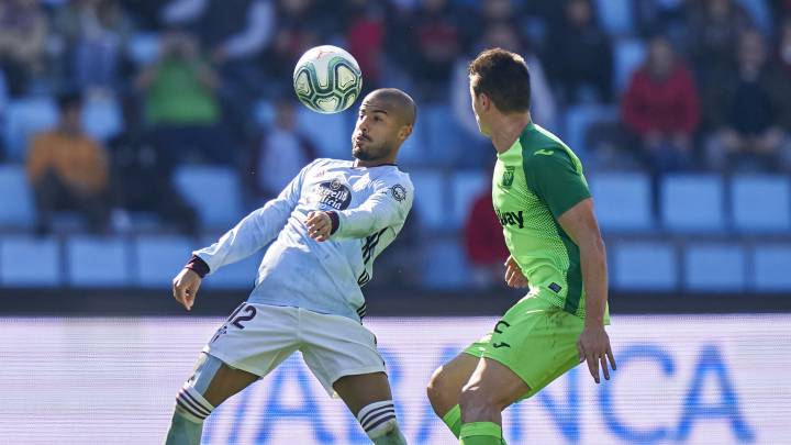 Rafinha controla el balón durante el último partido de LaLiga en Balaídos ante el Leganés
