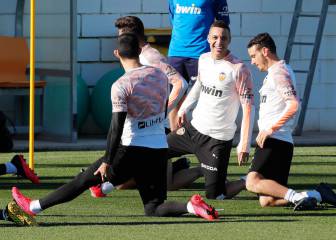 La plantilla del Valencia interactuará con sus canteranos