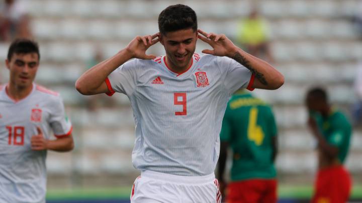 El Milán va a por Escobar, la joya de la cantera del Valencia