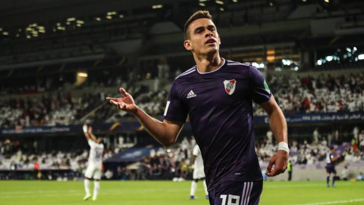 Rafael Santos Borré celebra un gol anotado con River Plate durante el Mundial de Clubes 2018.