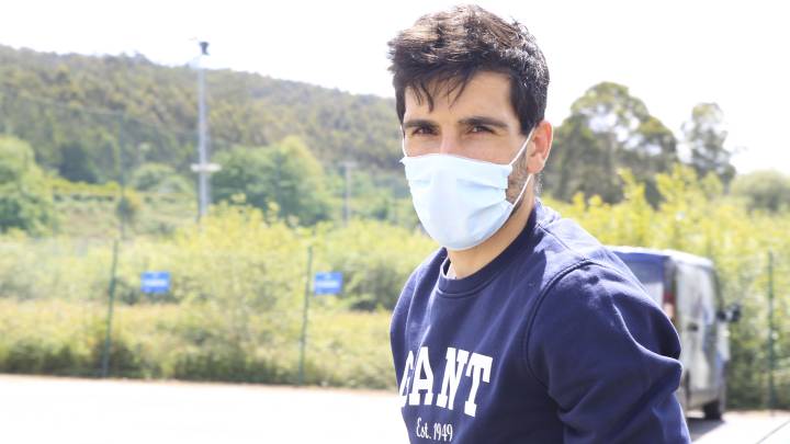 Eneko Bóveda, uno de los lesionados del Deportivo, antes de pasar los test del Covid-19.