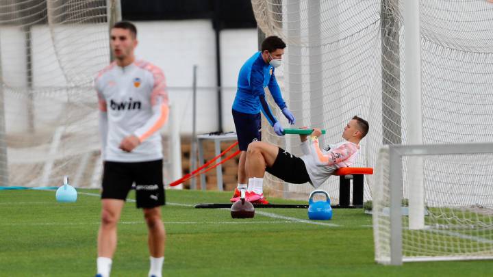 Cheryshev reaparece en el entrenamiento del Valencia