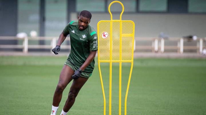 El Betis parece decidido a traspasar a William Carvalho y el Tottenham de José Mourinho es otro de los pretendientes por el centrocampista portugués.