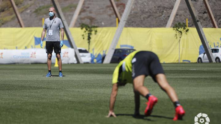 Las Palmas sigue sin pronunciarse sobre la gestión de los abonos