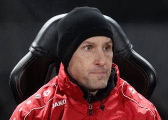 Augsburg coach Herrlich's toothpaste run costs him dear