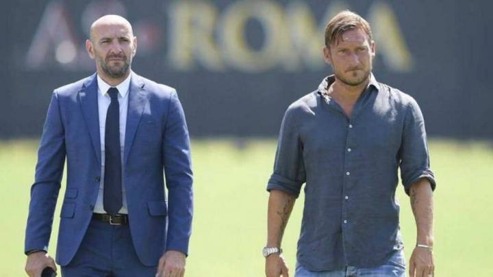 El director deportivo del Sevilla Monchi es defendido por Francesco Totti en su trabajo en la Roma: "Es una persona leal, sincera y muy profesional".