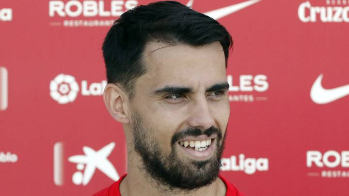 El extremo del Sevilla Suso rectifica, como el cadista Suso, y ahora no tiene dudas sobre el reinicio de LaLiga: "Los protocolos están yendo genial".