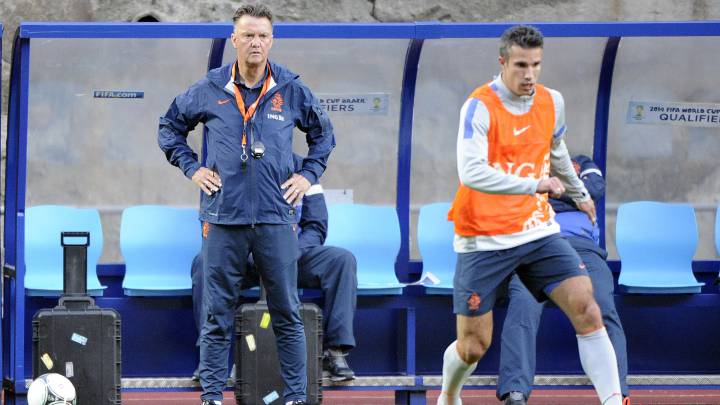 Van Gaal y Van Persie, durante un partido de la fase de clasificación para el Mundial 2014.
