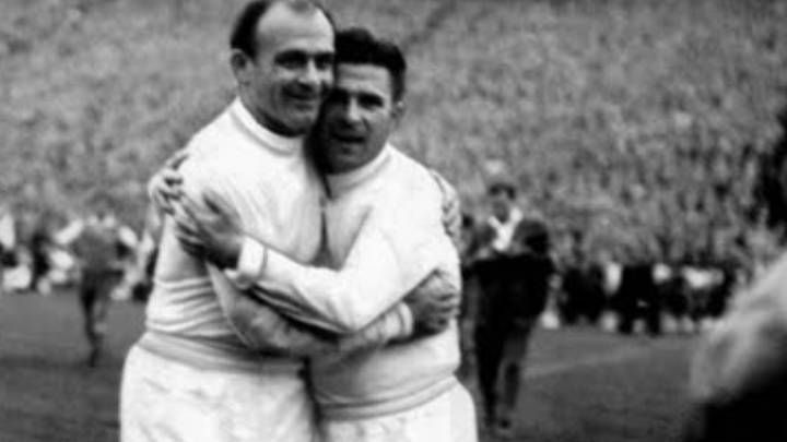Di Stéfano y Puskas festejan el final de la Copa de Europa ante el Eintracht. Aquel día el primero marcó tres goles y el húngaro, cuatro.