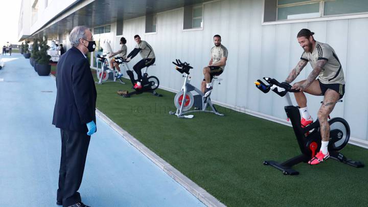 21/05/20 VISITA FLORENTINO PEREZ PRESIDENTE DEL REAL MADRID AL ENTRENAMIENTO DEL REAL MADRID SERGIO RAMOS CARVAJAL COURTOIS