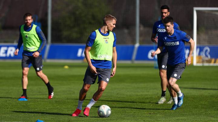 Los jugadores de la Real Sociedad, durante un entrenamiento.