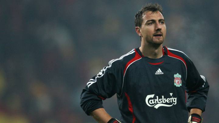 El guardameta polaco, Jerzy Dudek, durante su época en el Liverpool.