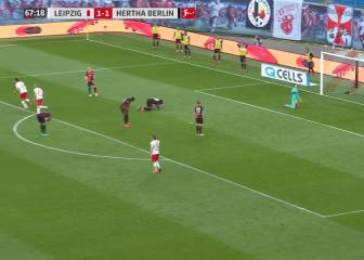 Inexplicable error del arquero del Hertha: Blooper del año