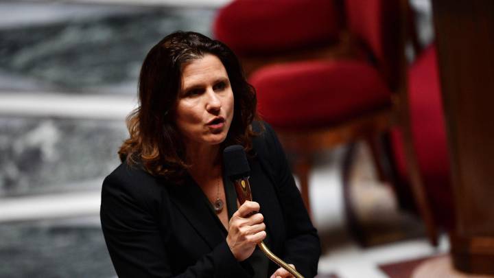 La Ministra de Deportes invita a Aulas a enviar sus propuestas en un cine con una película