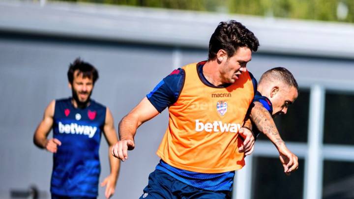 Vukcevic y Hernani se reincorporan al grupo