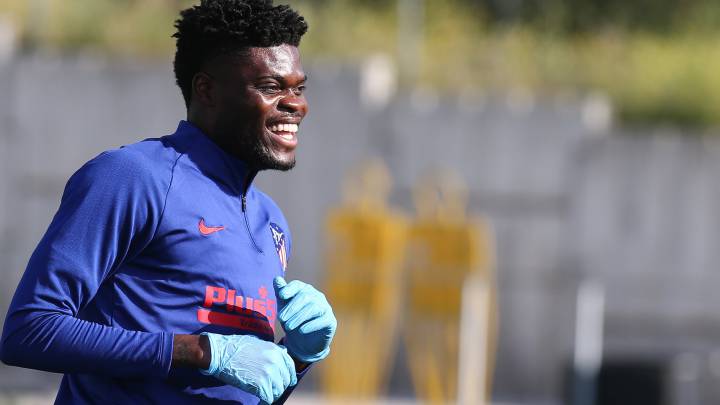 Thomas, en una sesion del Atlético tras el parón. Su futuro llega al Gobierno de Ghana.