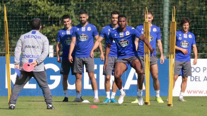 Uche Agbo es uno de los 13 jugadores del Deportivo por debajo de los mil minutos.