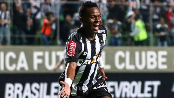 El futbolista de Atlético Mineiro es el único de la plantilla que ha contraído el virus, según los test que se han realizado. Ya guarda cuarentena en Belo Horizonte.