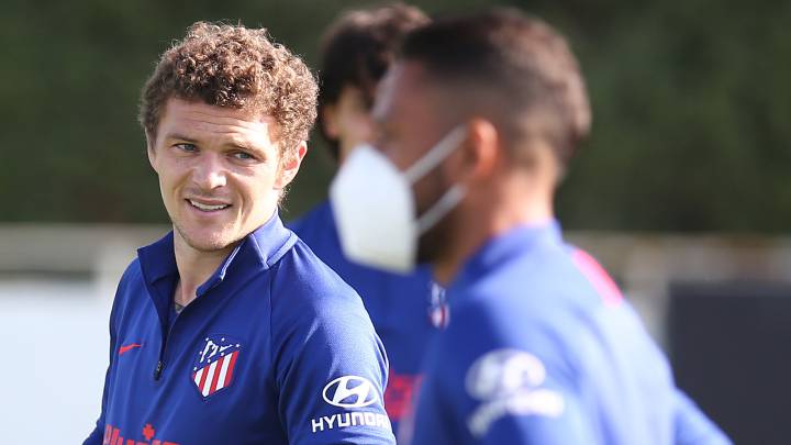 Trippier carga contra el Tottenham por pasar un inferno en el Atleti